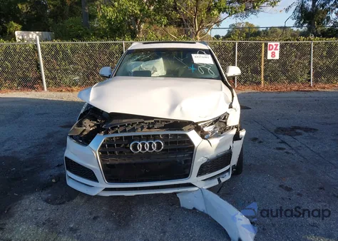 2018 Audi Q3 2.0T Premium/2.0T Sport Premium z USA, uszkodzony, nr VIN WA1BCCFS1JR032487